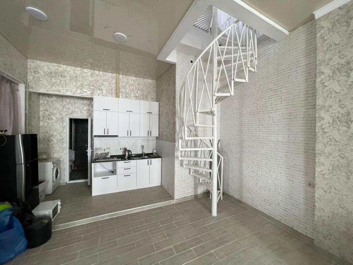 Центр города Батуми Apartment Rustaveli 13 Екстериор снимка