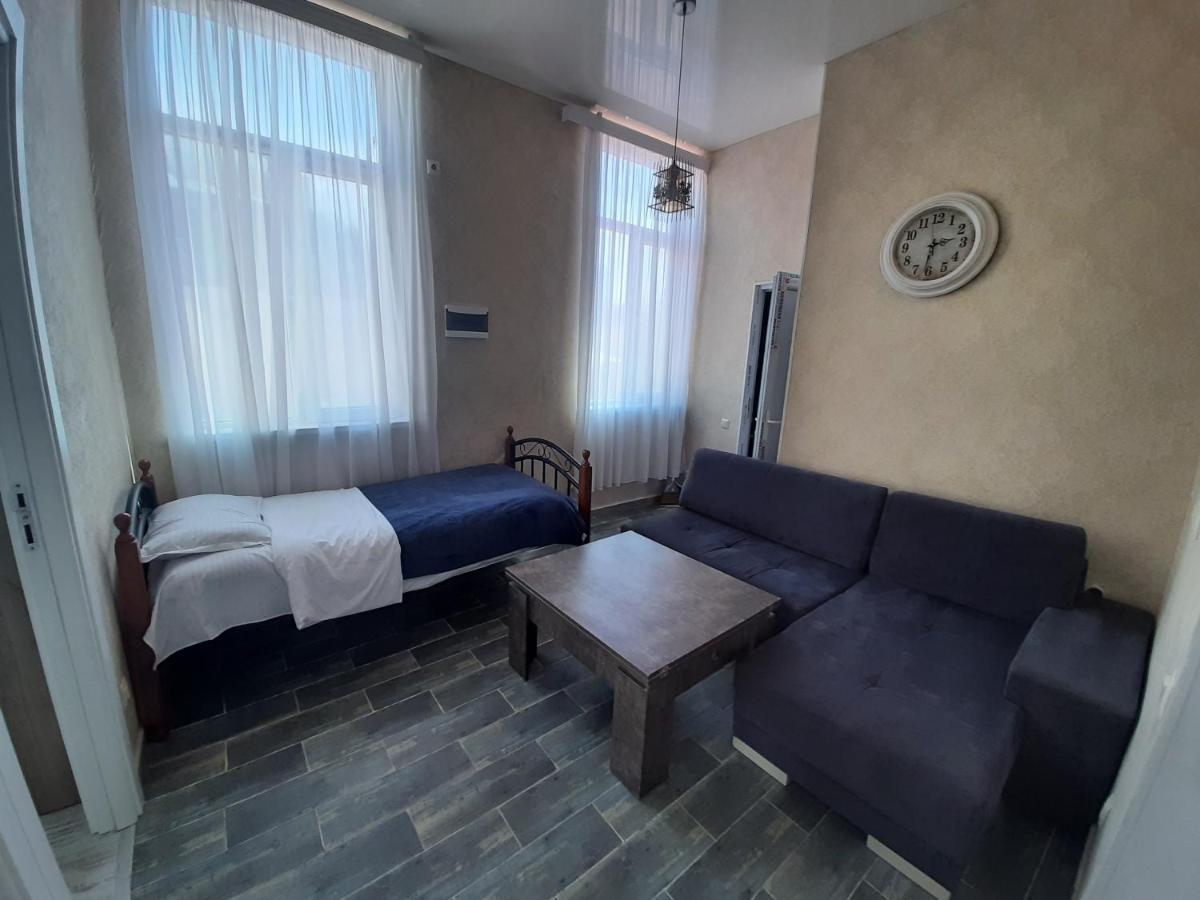 Центр города Батуми Apartment Rustaveli 13 Екстериор снимка
